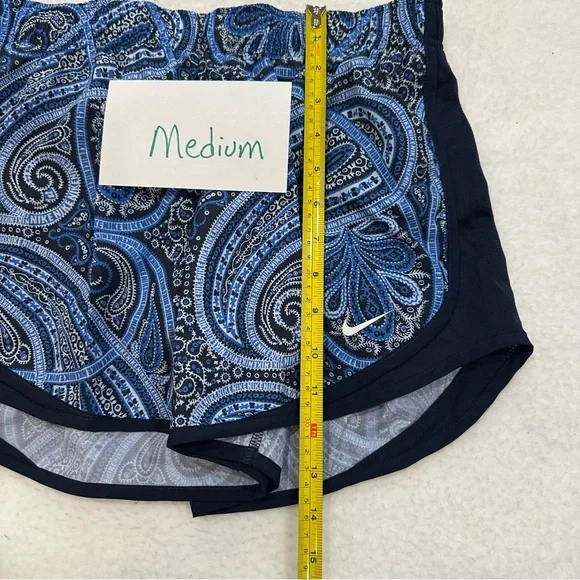Women’s Nike Dri Fit Paisley Shorts - Picture 13 of 14